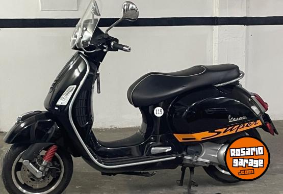 Motos - Vespa VESPA GTS SUPER 300 2017 Nafta 15000Km - En Venta