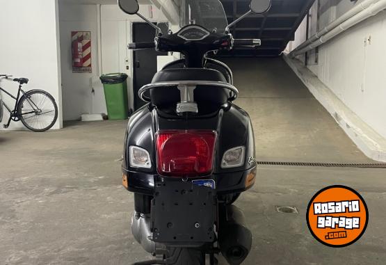 Motos - Vespa VESPA GTS SUPER 300 2017 Nafta 15000Km - En Venta