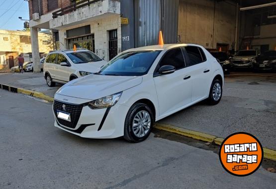 Autos - Peugeot 208 2023 Nafta 17000Km - En Venta