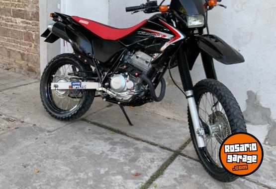 Motos - Honda Tornado 2015 Nafta 21000Km - En Venta