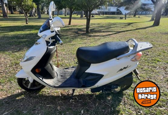 Motos - Suzuki AN 125 2015 Nafta 32000Km - En Venta