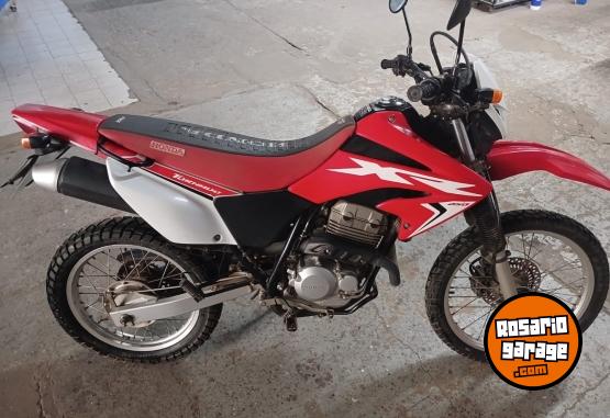 Motos - Honda TORNADO XR 250 2015 Nafta 31000Km - En Venta