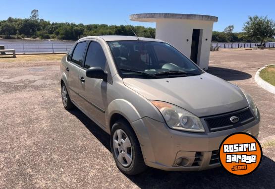 Autos - Ford Fiesta Max 2009 Nafta 261000Km - En Venta