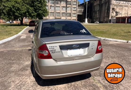 Autos - Ford Fiesta Max 2009 Nafta 261000Km - En Venta