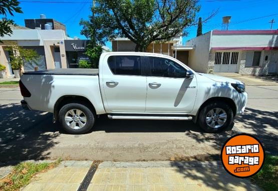 Camionetas - Toyota Hilux l/16 2.4 DC 4x2TDI 2018 Diesel 142000Km - En Venta