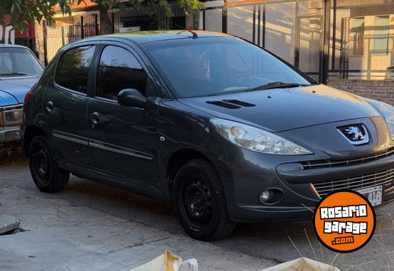 Autos - Peugeot 207 2013 Nafta 180000Km - En Venta