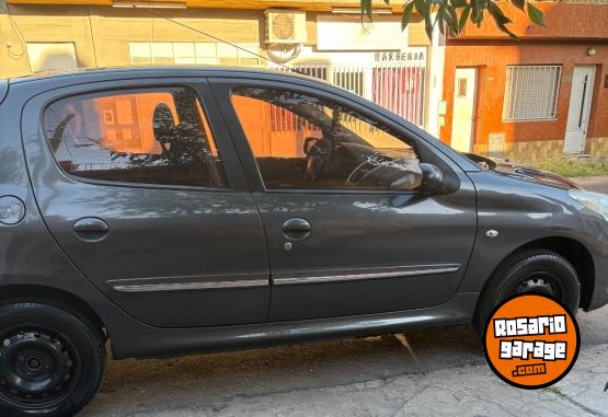 Autos - Peugeot 207 2013 Nafta 180000Km - En Venta