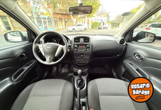 Autos - Nissan Versa 2019 GNC 130000Km - En Venta