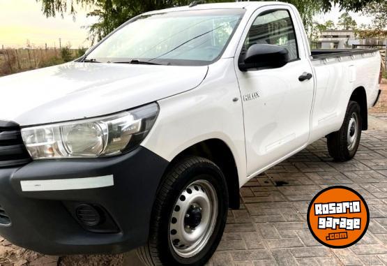 Camionetas - Toyota TOYOTA HILUX DX PACK  4X2 2018 Diesel 135000Km - En Venta