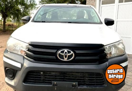 Camionetas - Toyota TOYOTA HILUX DX PACK  4X2 2018 Diesel 135000Km - En Venta