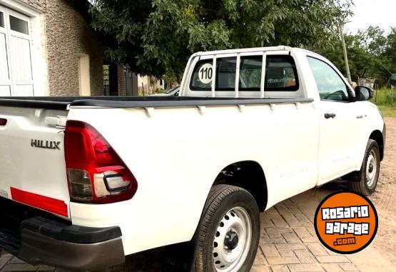 Camionetas - Toyota TOYOTA HILUX DX PACK  4X2 2018 Diesel 135000Km - En Venta