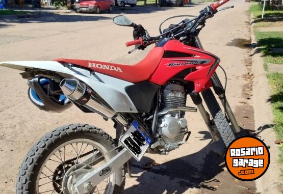 Motos - Honda Tornado XR 250 2017 Nafta 18000Km - En Venta