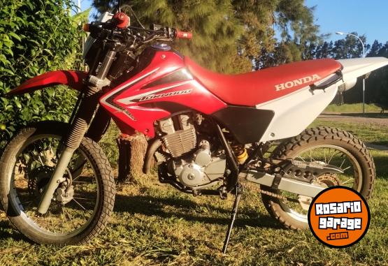 Motos - Honda Tornado XR 250 2017 Nafta 18000Km - En Venta