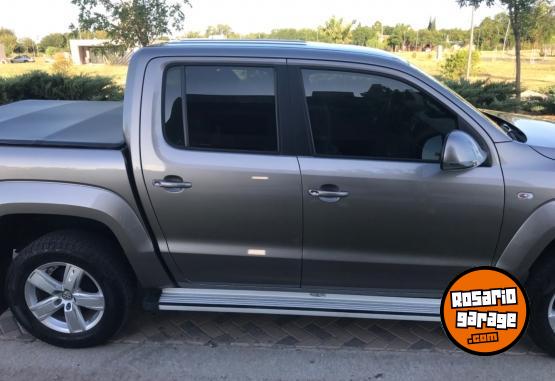 Camionetas - Volkswagen Titular Amarok Highline 2023 Diesel 14500Km - En Venta