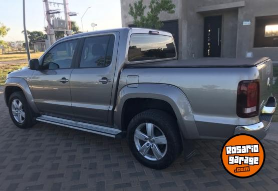 Camionetas - Volkswagen Titular Amarok Highline 2023 Diesel 14500Km - En Venta