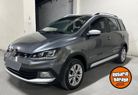 Autos - Volkswagen Suran Cross 2017 GNC 111500Km - En Venta