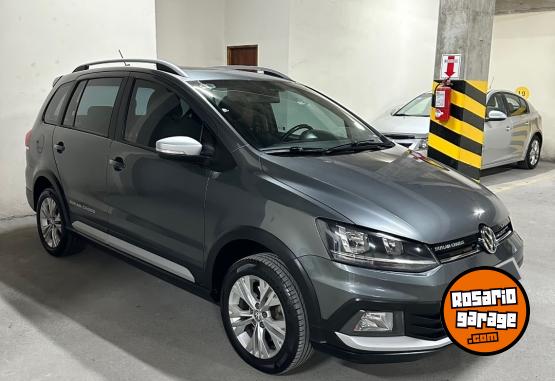 Autos - Volkswagen Suran Cross 2017 GNC 111500Km - En Venta