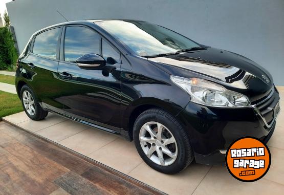 Autos - Peugeot 208 2014 Nafta 100000Km - En Venta