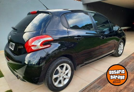 Autos - Peugeot 208 2014 Nafta 100000Km - En Venta