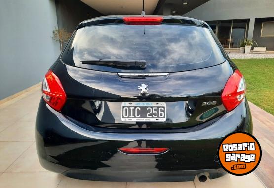 Autos - Peugeot 208 2014 Nafta 100000Km - En Venta