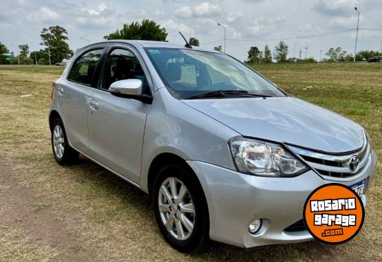 Autos - Toyota ETIOS XLS MANUAL 2017 Nafta 108000Km - En Venta