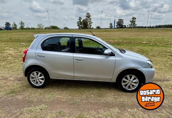 Autos - Toyota ETIOS XLS MANUAL 2017 Nafta 108000Km - En Venta