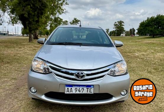 Autos - Toyota ETIOS XLS MANUAL 2017 Nafta 108000Km - En Venta