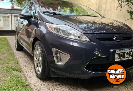 Autos - Ford Fiesta Kinetic Titanium 2013 Nafta 67000Km - En Venta