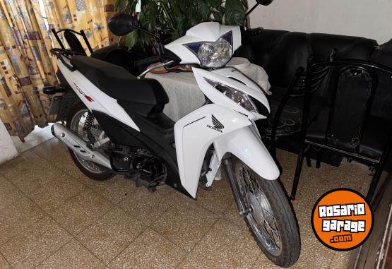 Motos - Honda Wave 110cc 2024 Nafta 3900Km - En Venta