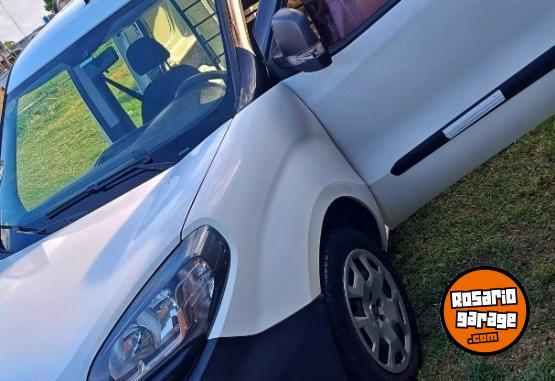 Utilitarios - Fiat Doblo Cargo 2018 GNC 400000Km - En Venta