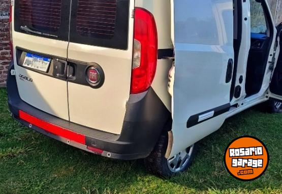 Utilitarios - Fiat Doblo Cargo 2018 GNC 400000Km - En Venta