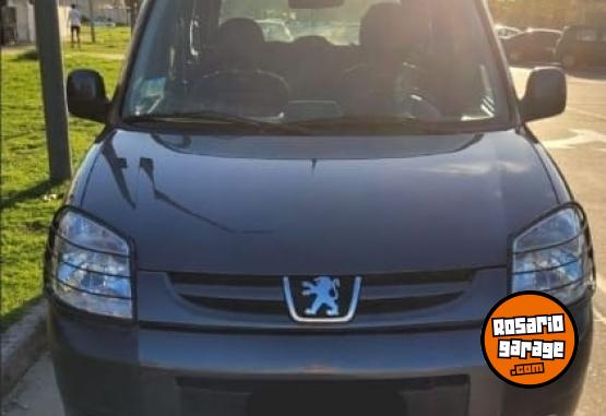 Utilitarios - Peugeot Partner Patagnica 2015 Nafta 180000Km - En Venta