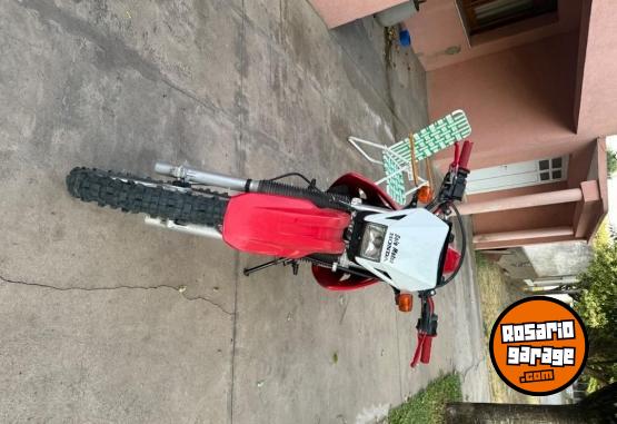 Motos - Honda Tornado 2021 Nafta 4300Km - En Venta