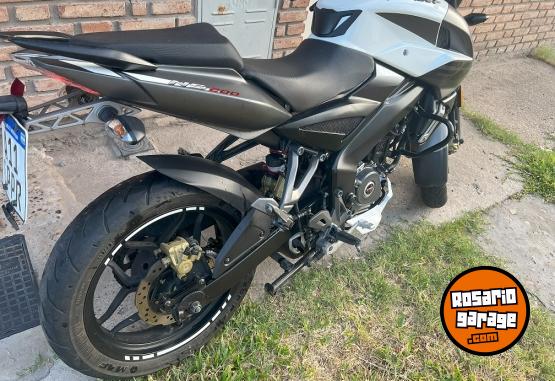 Motos - Bajaj Rouser NS 200 2019 Nafta 13500Km - En Venta