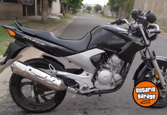 Motos - Yamaha 250 FAZER 2011 Nafta 37000Km - En Venta