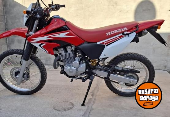 Motos - Honda Tornado 250 2017 Nafta 9400Km - En Venta