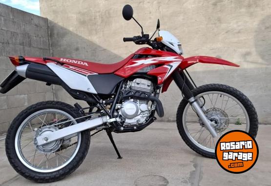 Motos - Honda Tornado 250 2017 Nafta 9400Km - En Venta