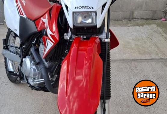 Motos - Honda Tornado 250 2017 Nafta 9400Km - En Venta