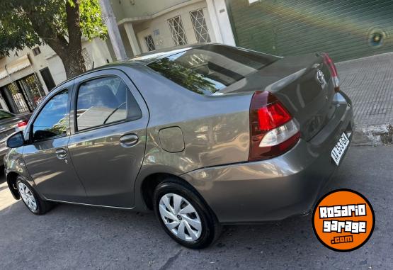 Autos - Toyota ETIOS XS 1.5 4P 2016 Nafta 155000Km - En Venta