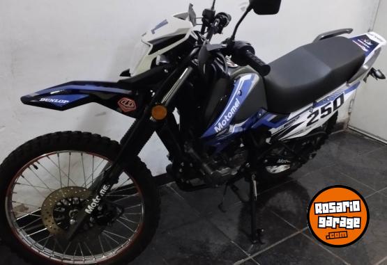 Motos - Motomel Skua 250 2024 Nafta 4100Km - En Venta