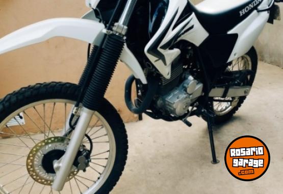 Motos - Honda Tornado 250 2017 Nafta 6300Km - En Venta