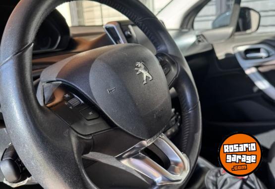 Autos - Peugeot 208 Feline 2015 Nafta 103000Km - En Venta