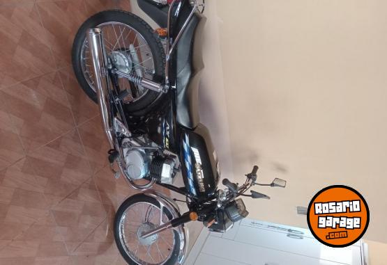 Motos - Suzuki AX 100 2023 Nafta 1700Km - En Venta