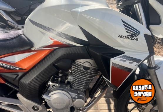 Motos - Honda Twister 250 2019 Nafta 16000Km - En Venta