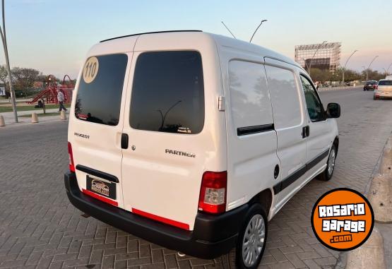 Utilitarios - Peugeot Partner 2015 GNC 160000Km - En Venta