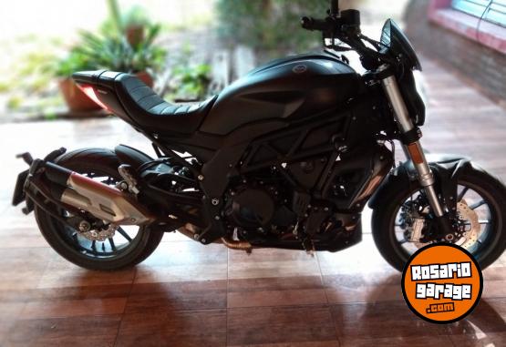 Motos - Benelli 502 c 2023 Nafta 900Km - En Venta