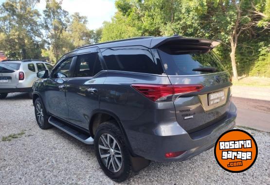 Camionetas - Toyota SW4 SRX A/T 7A 2018 Diesel 130000Km - En Venta