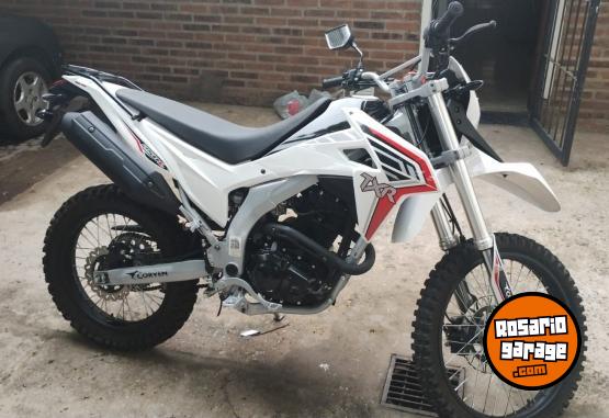 Motos - Corven TXR250L 2024 Nafta 1700Km - En Venta