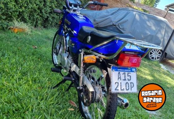 Motos - Suzuki AX 100 2022 Nafta 7300Km - En Venta