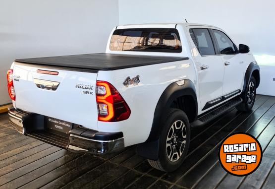 Camionetas - Toyota HILUX 4X4 DC SRX 2,8 TDI 2022 Diesel 53962Km - En Venta